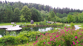 Banner Qigong im Park